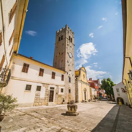 לינה וארוחת בוקר Borgo 3*