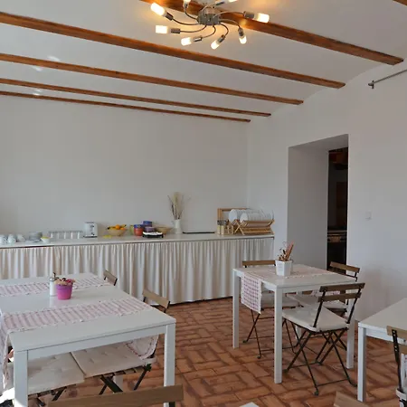 Oda ve Kahvaltı Borgo 3*