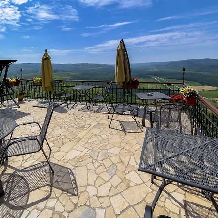 Oda ve Kahvaltı Borgo 3*