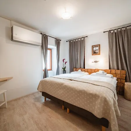 Borgo Nocleg ze śniadaniem 3*