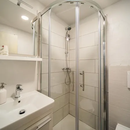 Borgo Nocleg ze śniadaniem 3*
